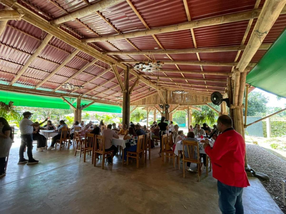 Hotel Campestre Campos Verdes Roldanillo Exterior foto